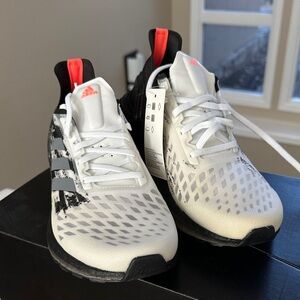 Adidas Ultraboost PB White and Black Sneakers with Red Accents Sz 7.5 / 39.5